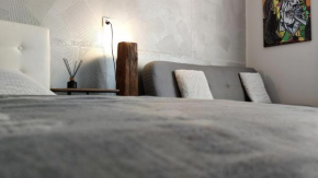 Quiet & Central Specious Apartment